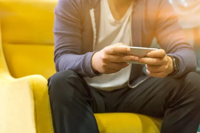 Build a Portable Gaming and Entertainment Hub With the iPhone or iPad You Already Own
